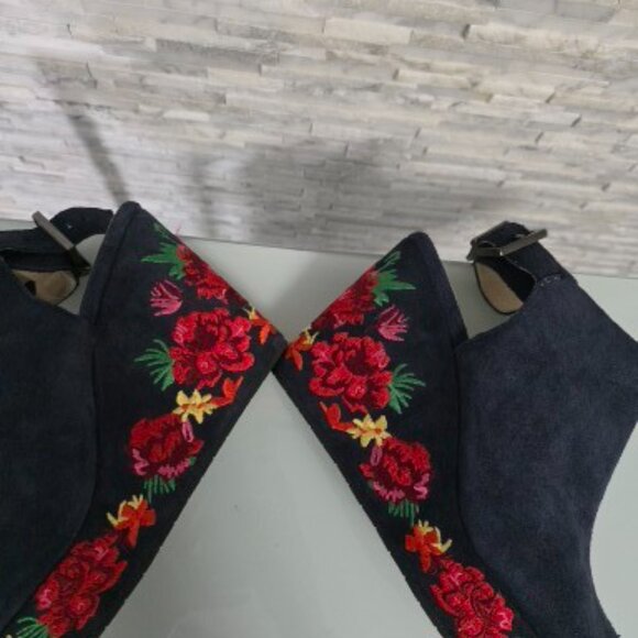 KEHHETH COLE SUIDE WOMEN'S SANDALS SIZE 7.5M. NEW - Picture 6 of 8